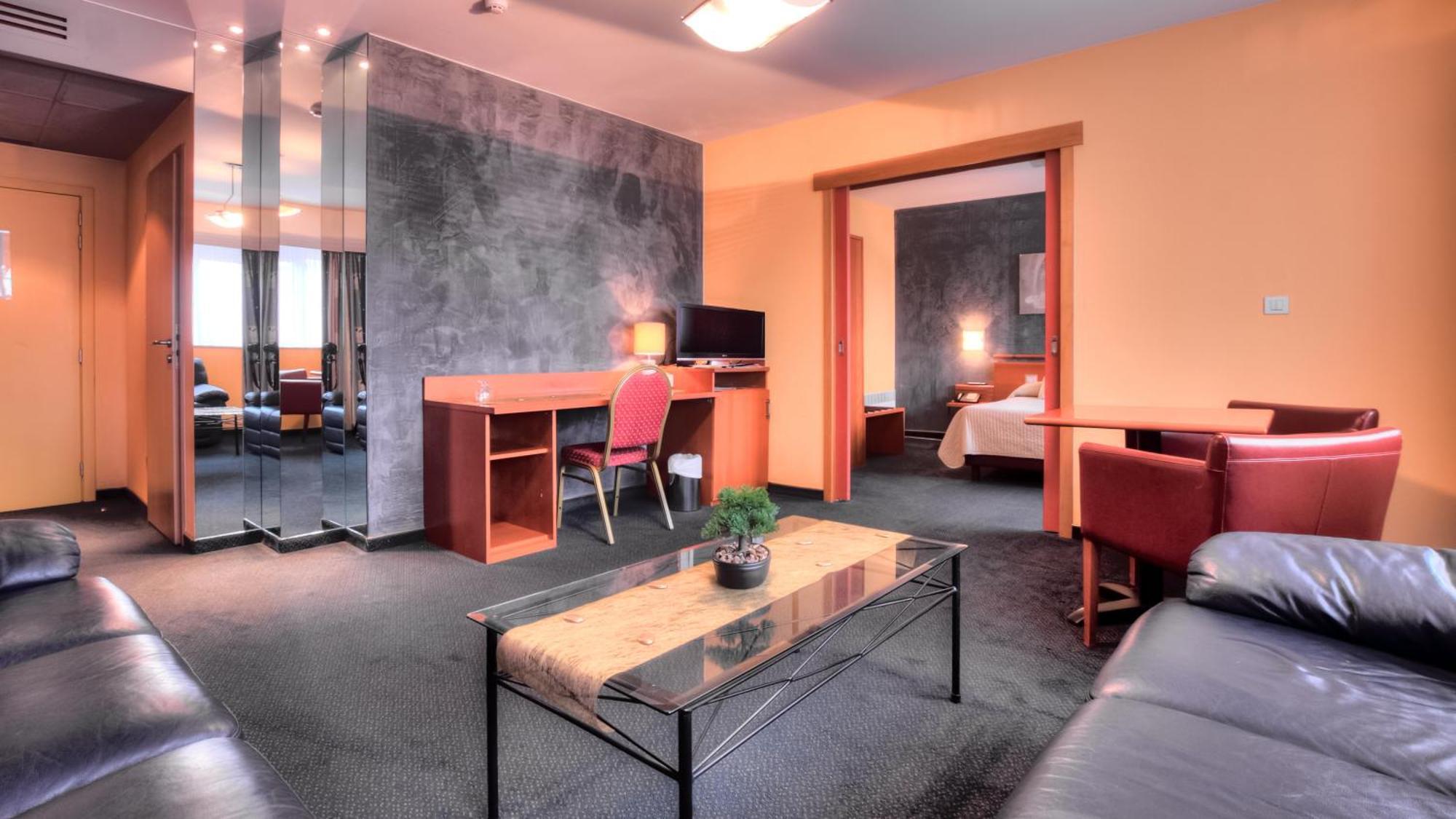 Hotel Tristar La Louvière الغرفة الصورة